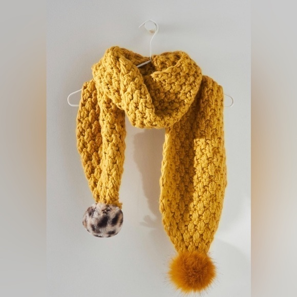 NWT - Anthropologie Customizable Chunky Knit Scarf with 2 Attachable Poms - Picture 1 of 7